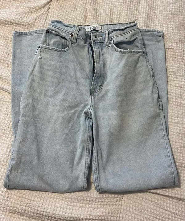 Abercrombie High-Rise Jeans 90s Straight - Image 4