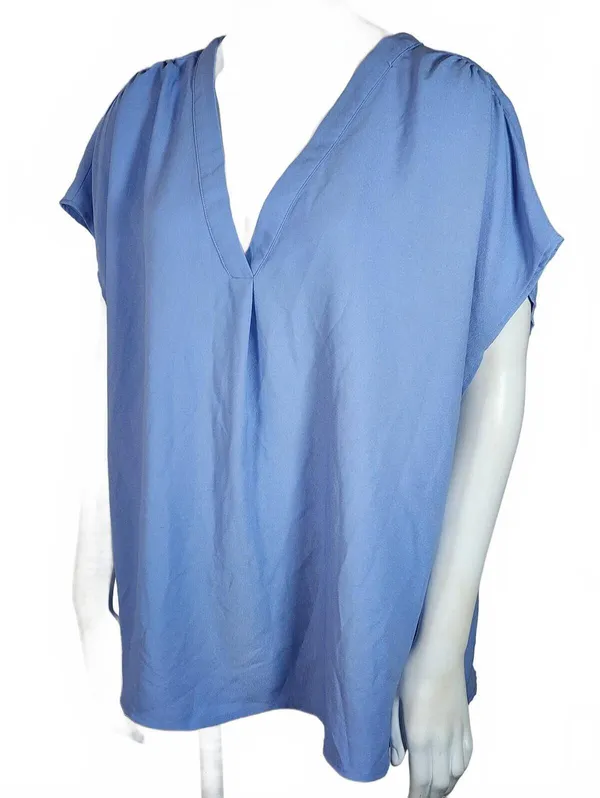 Banana Republic Women's XXL Blue V-Neck Blouse - Image 2