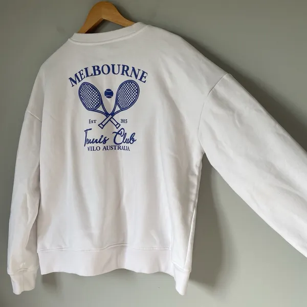 Wilo The Label 'Melbourne Tennis Club' Crewneck Sweatshirt White Blue Size Med. - Image 4