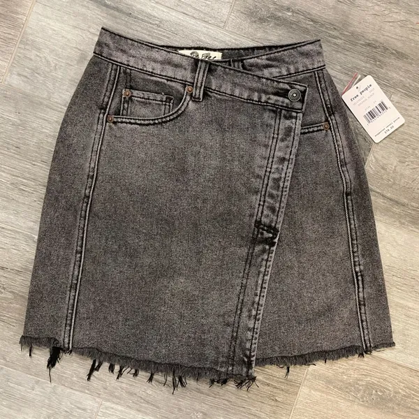 NWT FREE PEOPLE sulphor black skirt size 24 - Image 3