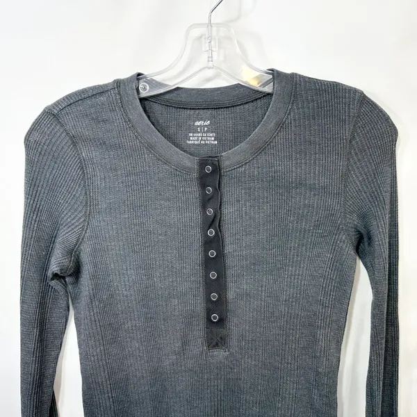 Aerie‎ Small Top Charcoal Gray Ribbed Waffle Knit Henley Long Sleeve Lounge 1469 - Image 3