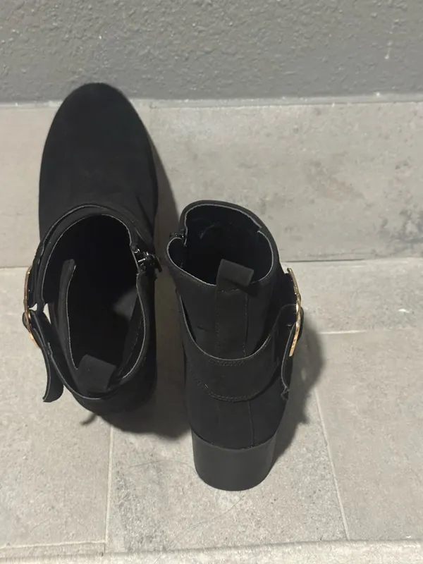 Black ankle boots Size 9 - Image 4