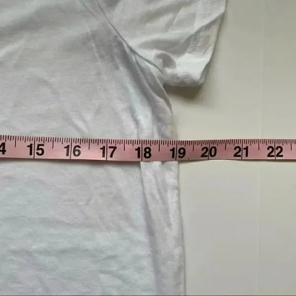 BP. White Short Sleeve T-Shirt V-Neck Size Large NWOT - Image 4