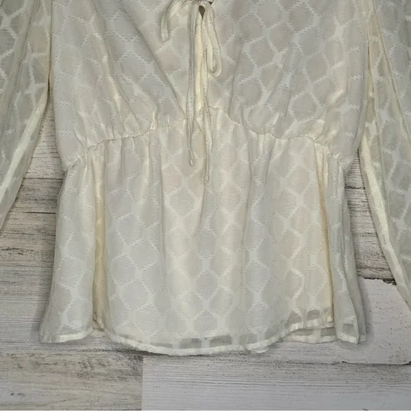 Elizabeth and James Cream Peplum Long Sleeve Peasant Blouse V-Neck Tie‎ Front Sm - Image 5