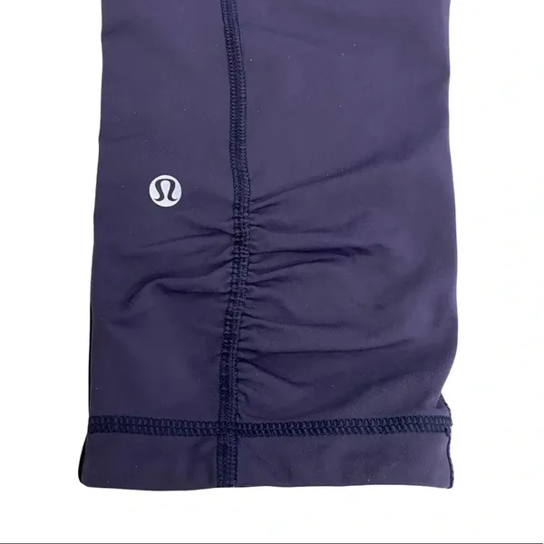 Lululemon Race With Grace Crop leggings in Cadet Blue/Purple Activewear Size 8 - Image 4