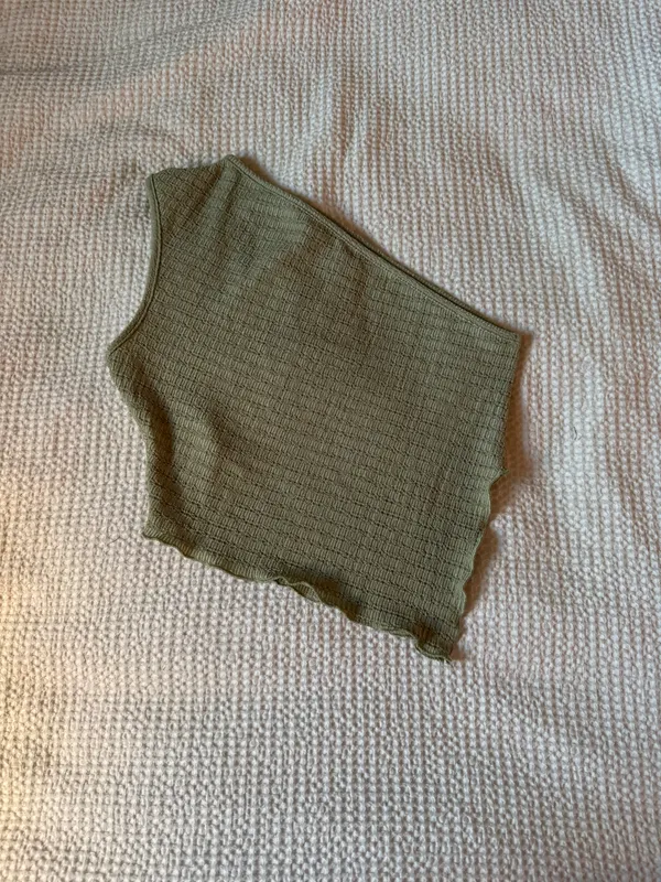Off The Shoulder Crop Too Green - Image 3