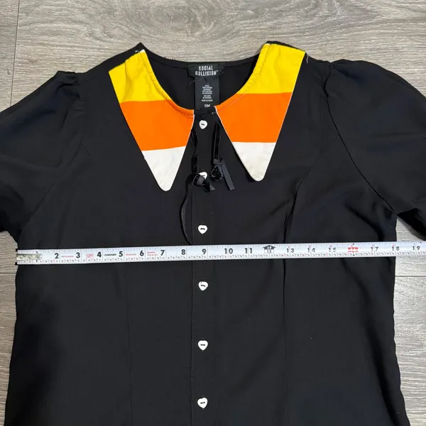 Social Collision Women‎ Small Candy Corn Collar Heart Button Blouse Black Witchy - Image 8