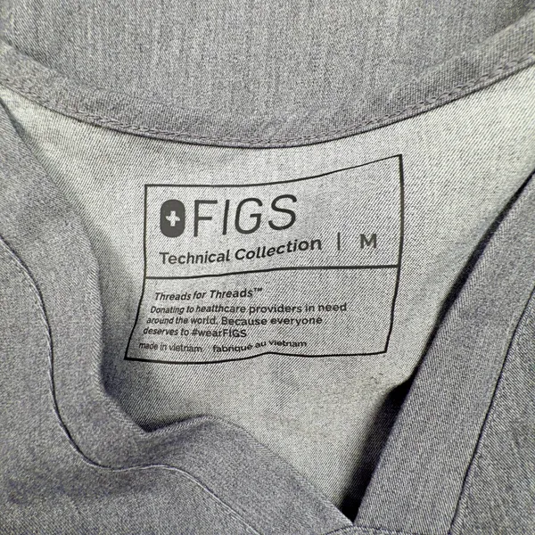 FIGS Technical Collection Casma Three Pocket Scrub Top Graphite Gray MEDIUM - Image 5
