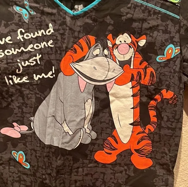 Disney Winnie the Pooh Tigger Scrubs Uniform Medical Top Size XS - Image 3