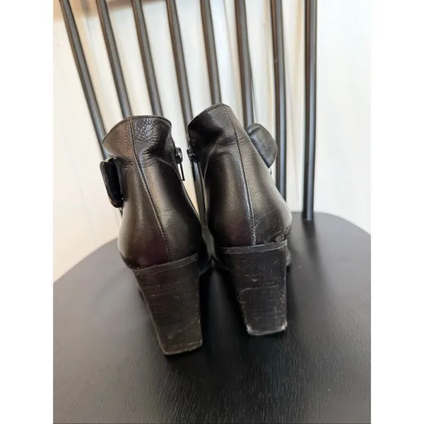 Stuart Weitzman black leather square toe bootie size 8.5 - Image 8