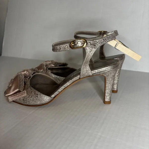 AGL Attilio Giusti Leombruni Women's Metallic Bow Ankle Strap Heels Size‎ 38 - Image 8