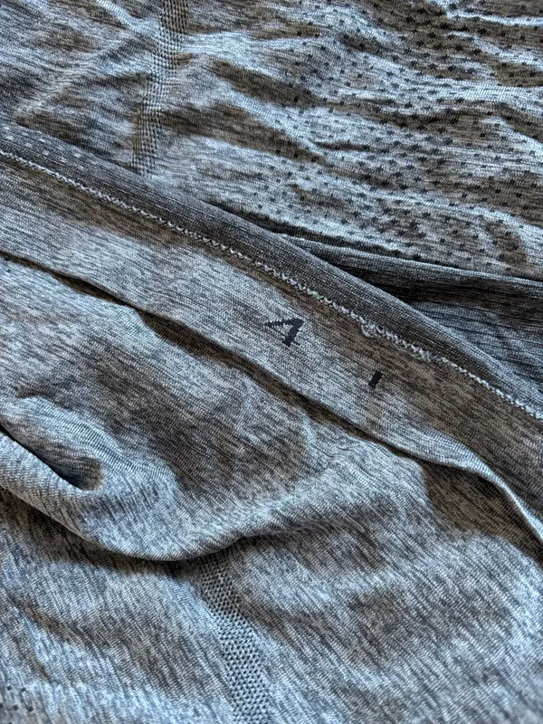 Lululemon Swiftly Tech Long Sleeve - Image 3