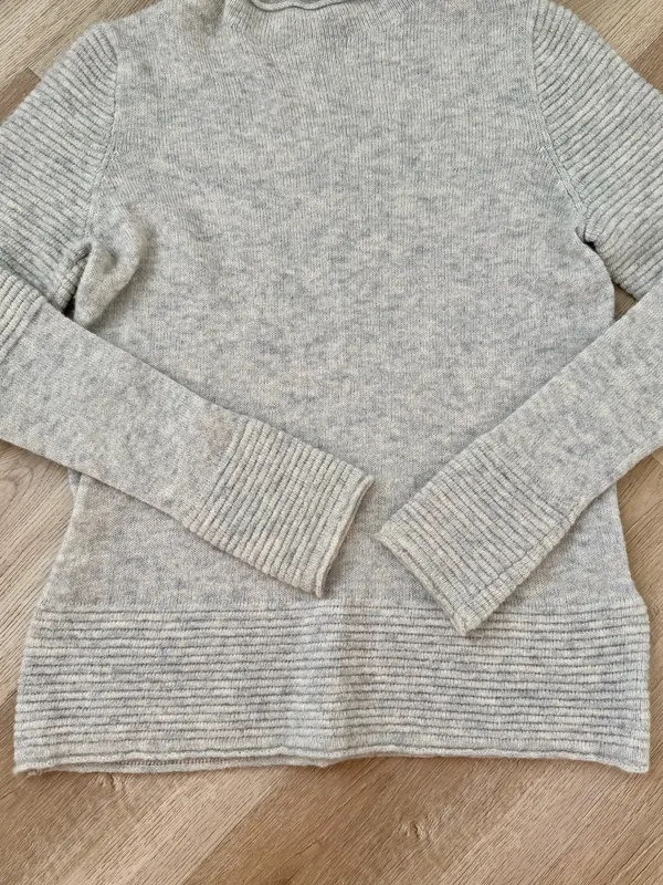 Banana Republic Merino Wool and Alpaca Blend Mock-Neck Sweater - Image 3