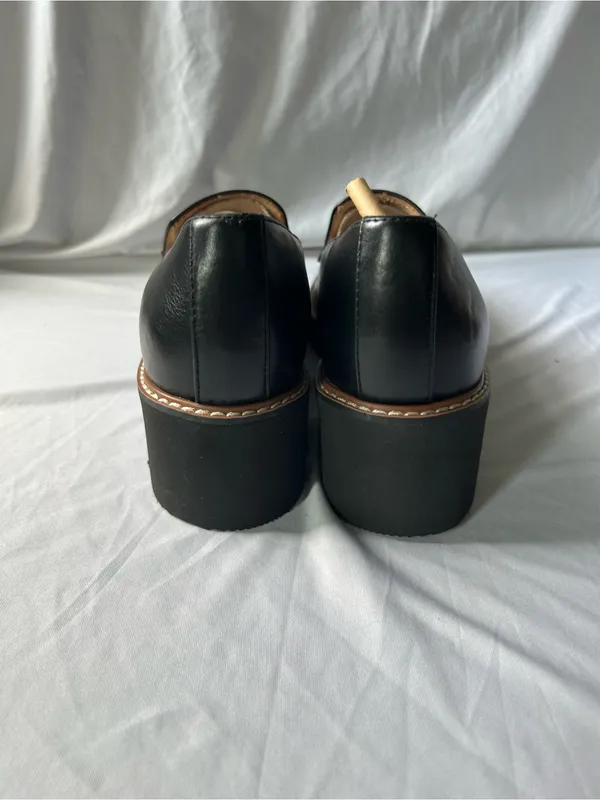 Naturalizer Black Leather Lug Sole Platform Loafers size 6 - Image 6