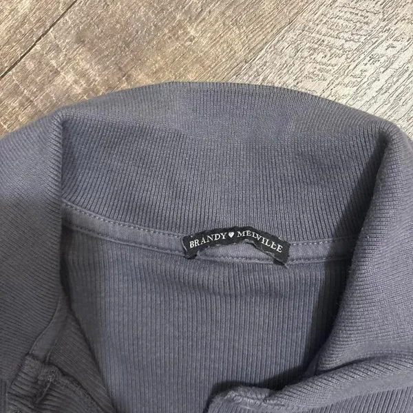 Brandy‎ Melville Grey button - Image 2
