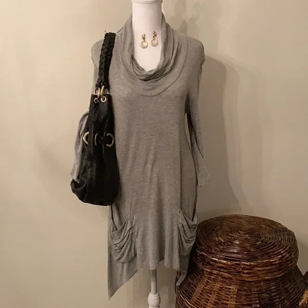 Cha Cha Vente size M long sleeve grey shark bite hem tunic with pockets EUC - Image 2