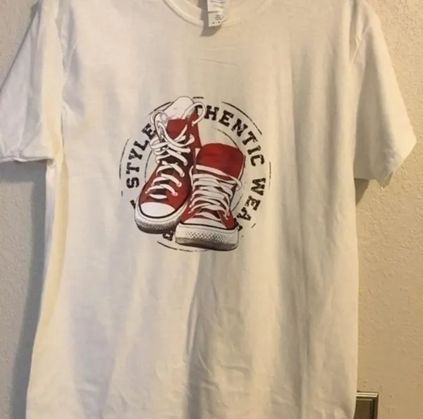 COPY - Gildan T shirt M with graphic print - Image 3