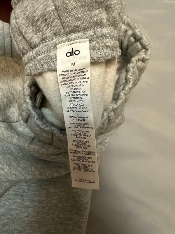 NWOT Alo Acculade sweatpants - Image 2