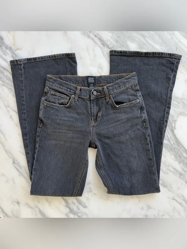 Urban Outfitters BDG Low-Rise Flared Jeans in Washed Black • Sz 27 - Image 4