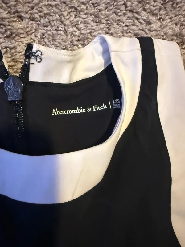 Abercrombie Athletic Dress - Image 5