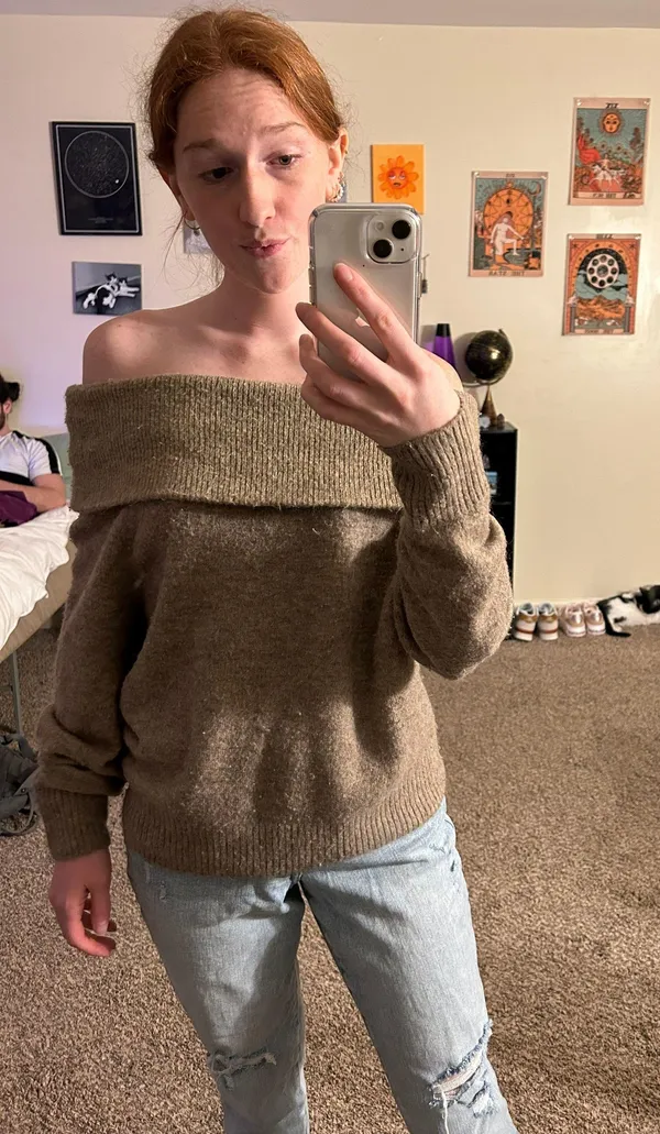 H&M off the shoulder sweater - Image 3