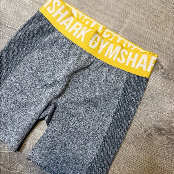 •GYMSHARK• SHORTS - Image 2