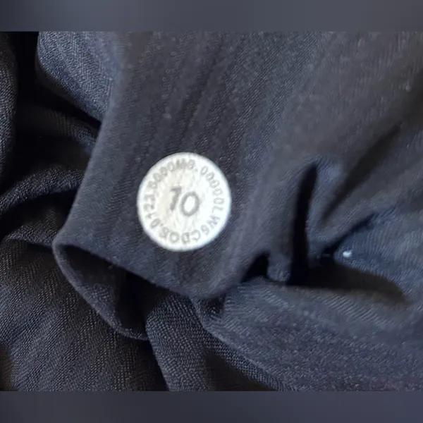 Lululemon Dance Studio Mid-Rise Crop 25" Black size 10 EUC Gym Workout Yoga Fun - Image 3