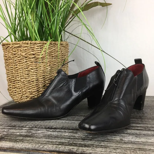 Donald Pliner Black Block Heel Zip Up Ankle Loafer Bootie 7 - Image 2