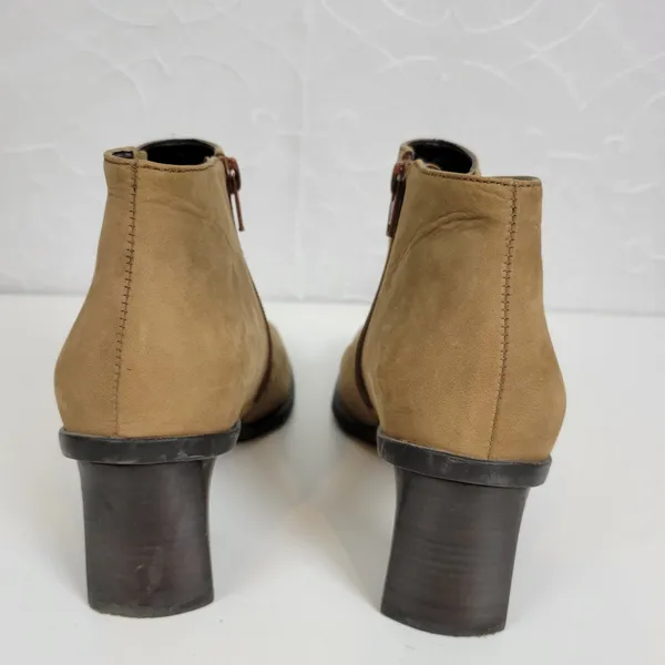 Etienne Aigner Womens Boots Size 7.5 Brown Suede Block Heels Ankle High - Image 5