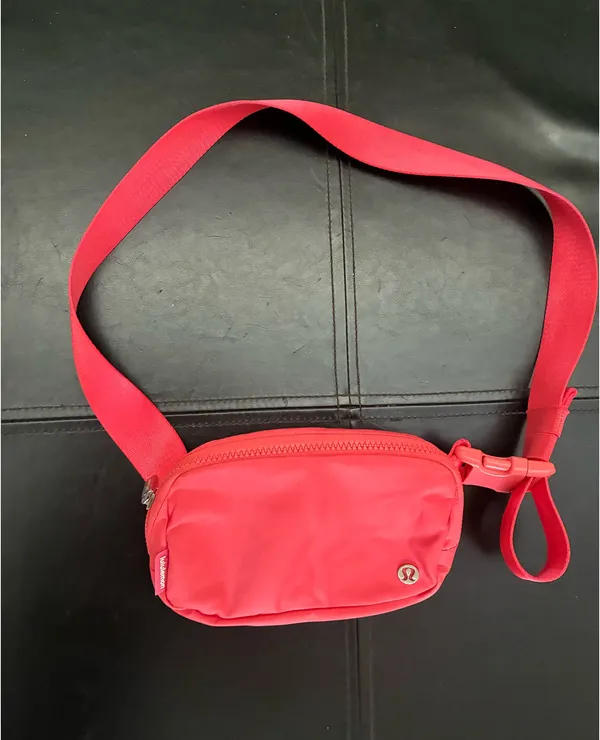 Lululemon Belt Bag 1L - Image 2