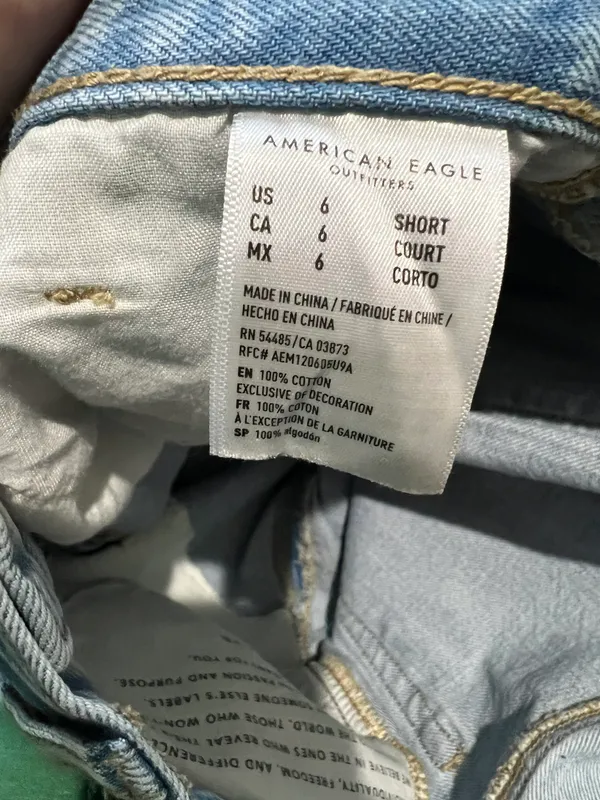 American Eagle Mom Jeans - Image 3