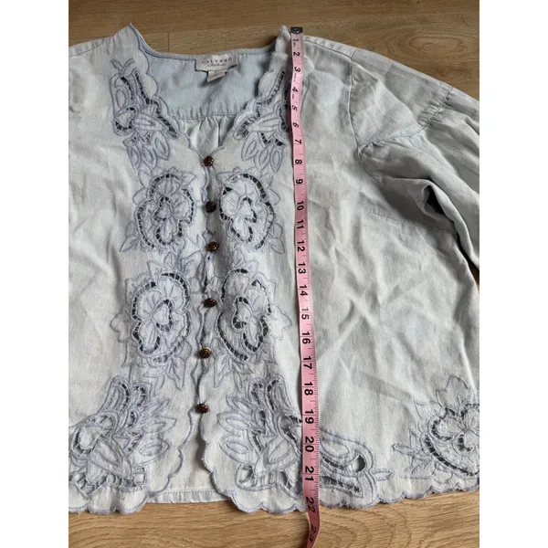 Calypso St. Barth Women's Size L Light Blue Embroidered Blouse Button Front - Image 5