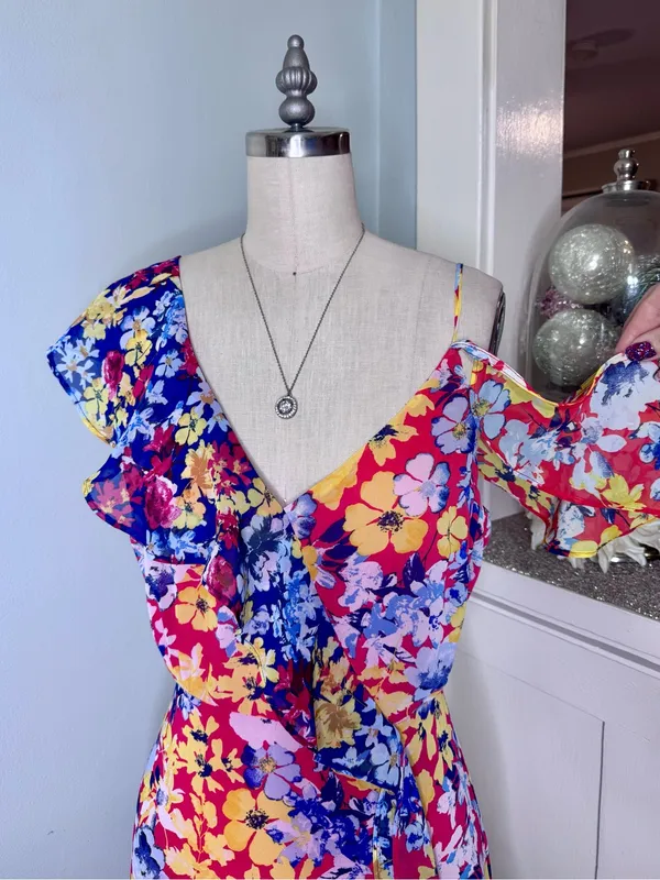 Lulu’s Radiant Rudy Red Floral Print Chiffon Maxi Dress Medium NWT - Image 8