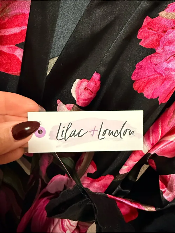 NWT Women's Lilac + London Floral Print Pink and Black Midi Wrap Robe L - Image 9