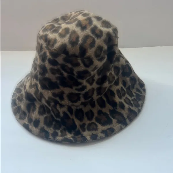 MARCUS ADLER Leopard-Print Faux Fur Bucket Hat 🗝️ - Image 3