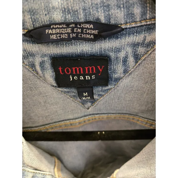 Tommy Hilfiger Tommy Jeans M Cropped Denim Trucker Y2K Jacket Womens Light Wash Blue Jean - Image 2