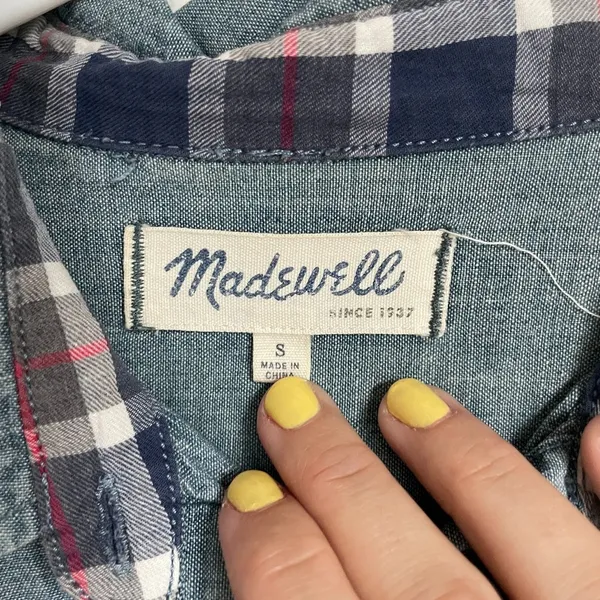Lightweight Denim Chambray Button Down shirt long sleeve - Image 4