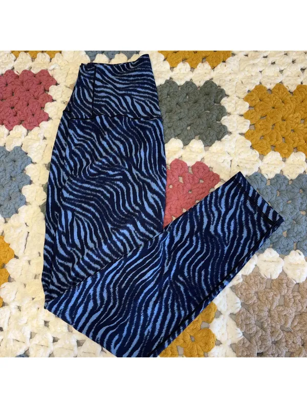 Aerie Blue and Black Zebra Print Leggings Woman’s Medium Stretchy Spandex Blend - Image 4