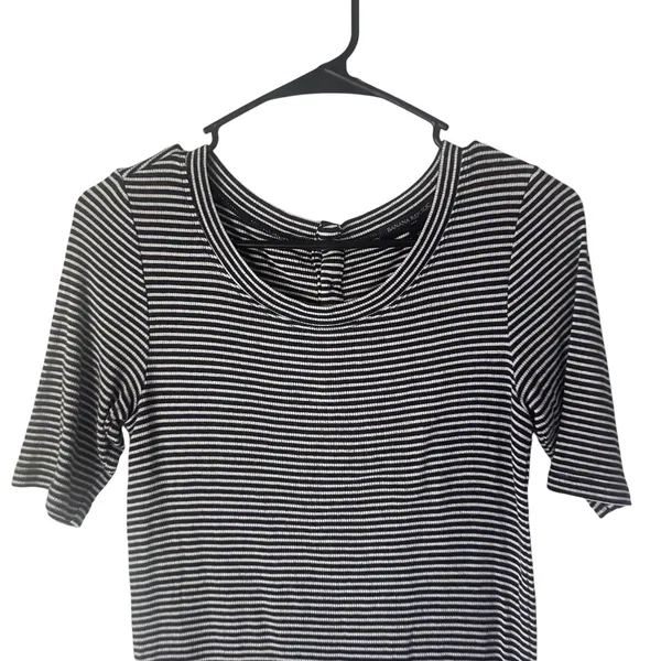 Banana Republic‎ Women XS Striped Soft Short Sleeve Button Back Shirt - Image 2