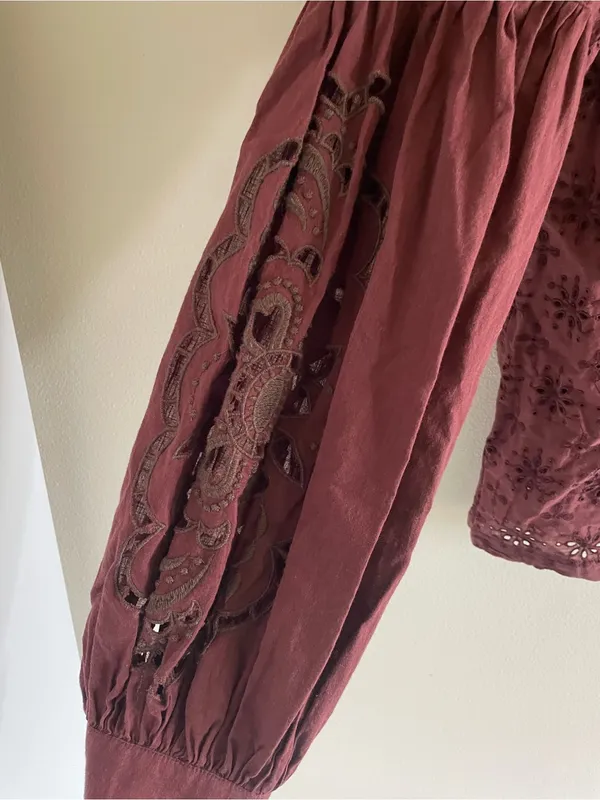 Anthropologie Eyelet Embroidered Boho Blouse Top in Small - Image 5