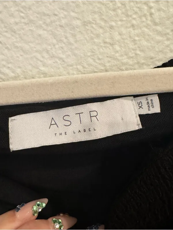 ASTR The Label Textured Off Shoulder Top Sweetheart Neckline Size XS - Image 3