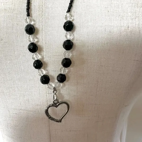 Silver tone and black beaded heart pendant necklace - Image 2