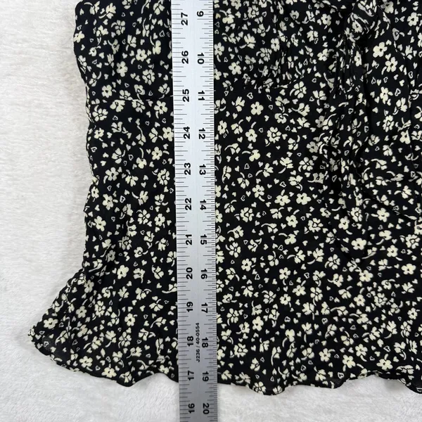Reformation Black Cream Ditsy Floral V-Neck Tie Peplum Blouse Large Cap Sleeve - Image 4