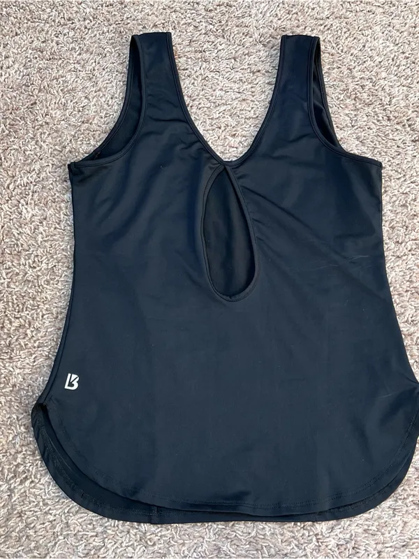 BuffBunny Earth Keyhole Back Tank Top - Image 3