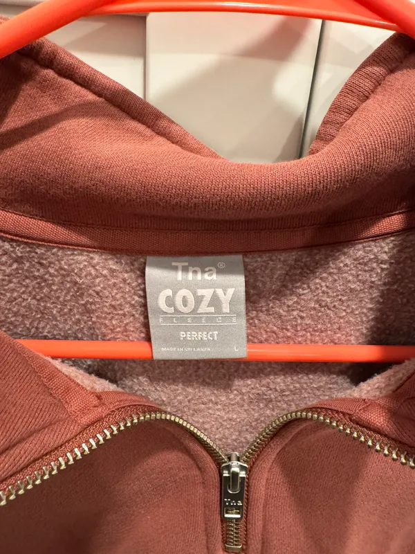 Aritzia Tna Cropped Hoodie - Image 2