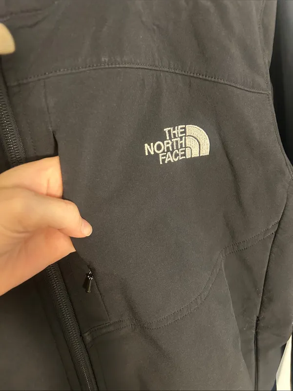 The North Face Black Lightweight Softshell Jacket - Image 3