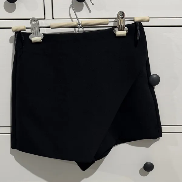 Zara High Waist Black Women's Shorts - Image 3