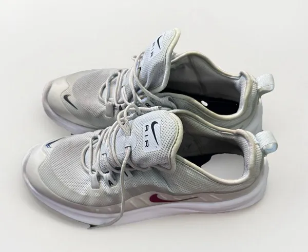 Nike Air Max Axis Women's Size 10 Running Shoes White Black Light Bone‎ - Image 3