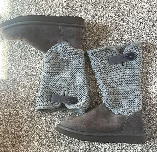 UGG Gray Sweater s - EUC - Image 6