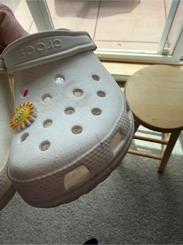 Classic White Crocs Women’s Size 5 Men’s Sz 7 Jibbitz Charms Included Disney G2 - Image 10